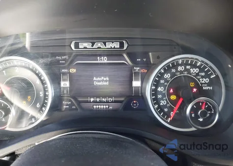 2021 Ram 1500 Big Horn 4X4 5'7 Box z USA, uszkodzony, nr VIN 1C6RRFFG5MN621593